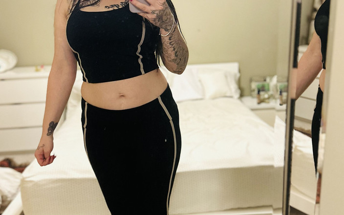 Lexi Sixx: Yoga e Striptease