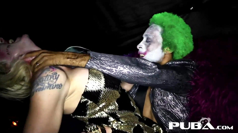 PUBA: CosPlay Whorley Quinn é fodida pelo Coringa