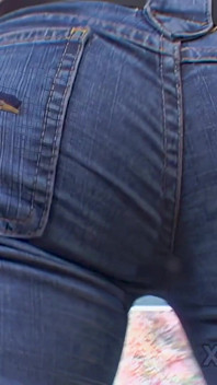 19 yaşındaki sevimli amatör zenci genç kız dik memeli güzel seksi bir striptiz yapıyor
