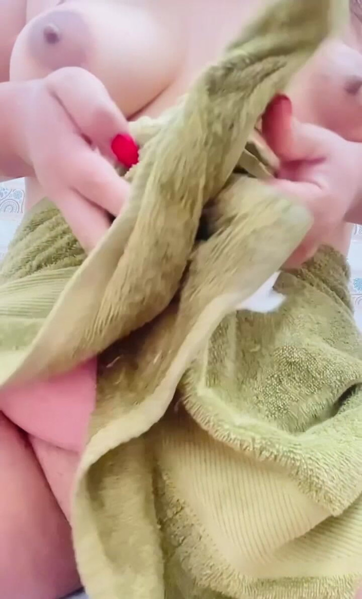 Pussycat51: Cine vrea să-mi fută pizda