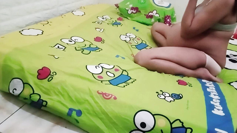 Lian Kulla: Nhân viên mát-xa trực tuyến sau khi mát-xa, Mala đụ khách...