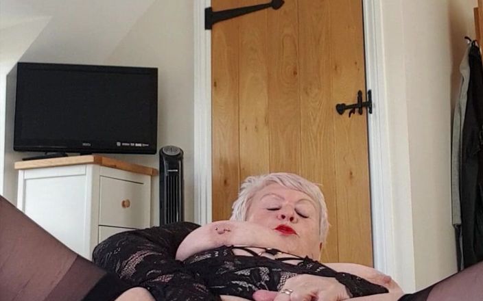 Uk Joolz: Bielizna drażni czas