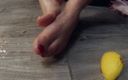 Foot Fetish Heaven: The lemon squeeze