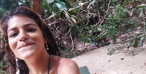 Elianis04: मुझे अपना स्वादिष्ट दूध दो