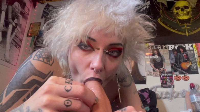 Glitterqueen1999: Tiny Man Hides in Glitterqueen1999 S Mouth as She Sucks...