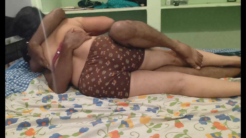 Sexy sindu: 我在她的卧室里操了我的女朋友