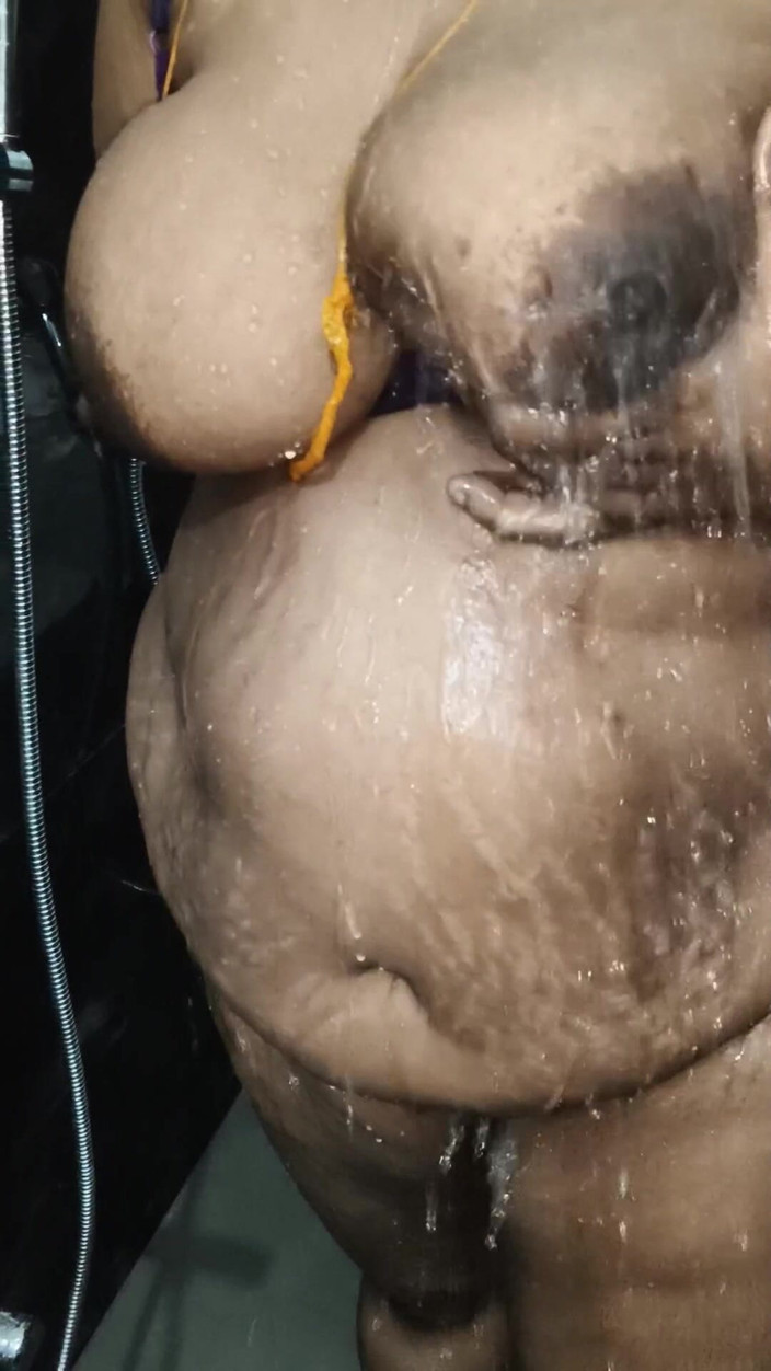 SneakyManner48: Bini Abang Tiri Saya Mandi Video Bogel Saya Dapat Peluang...