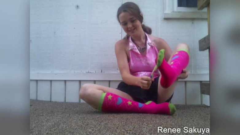 Renee Sakuya: Tickling her feet outdoors in long knee socks with toothbrush