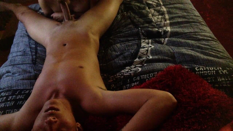 The Substance: Sudut kreatif untuk blowjob premium dengan Latino yang cantik!