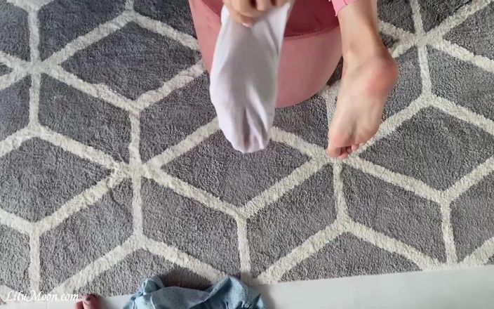 Lilu Moon: I Let Fan Fuck My Feet in White Socks and...