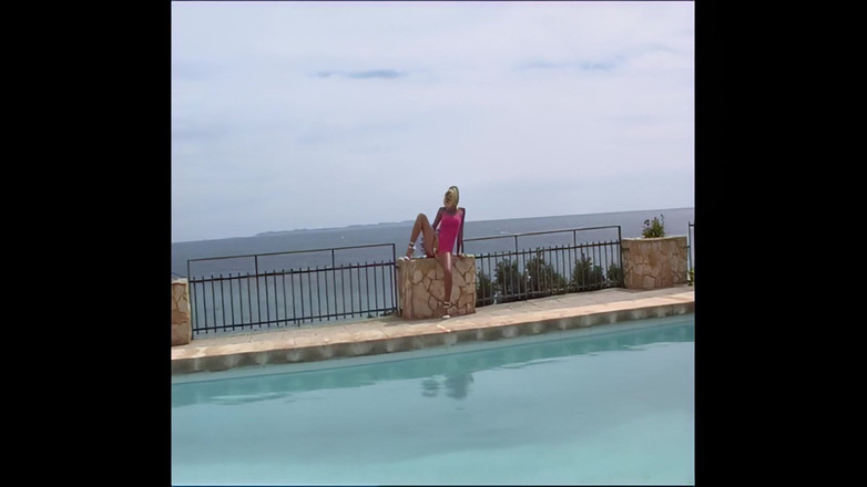 Milf in Love: De hele dag je een pik geven