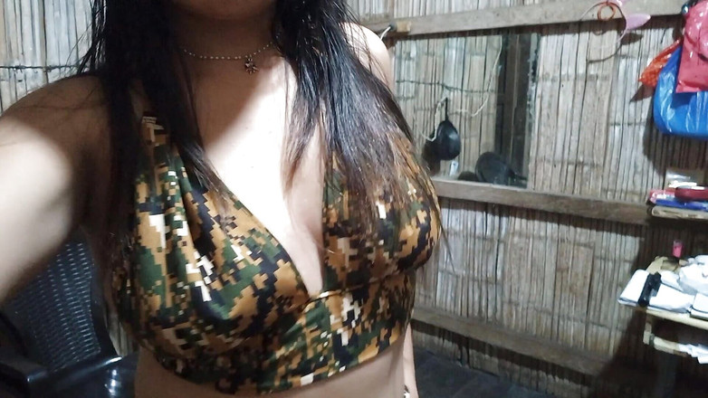 Martin13: Военная приходит домой и исполняет чувственный танец для ее мужа, который очень счастлив ее видеть