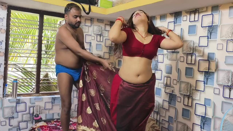 Sona bhabhi: Desi Indian Bhabhi Get Fucked in Her Tight Pussy by...
