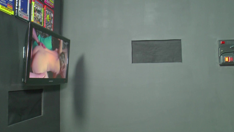 German Homemade: Tatuada alemã puta recebe um facial depois de foda quente