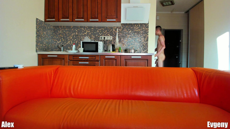 Morflot24: Evgeny meyakinkan alex untuk cuci lubang seksnya! Wtf!?