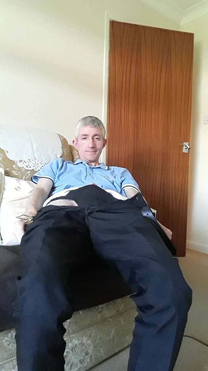 James Dirty Boy: Berseronok di Ruang Tamu