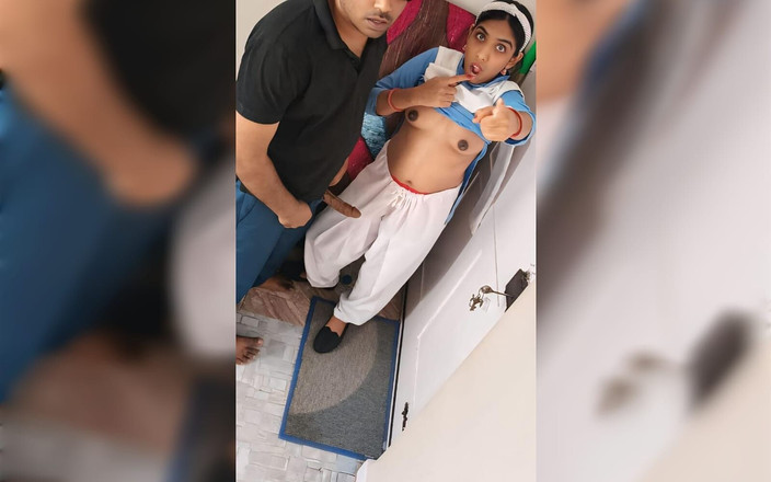 Parizadi: Studenti desi scopano di nascosto in uniforme
