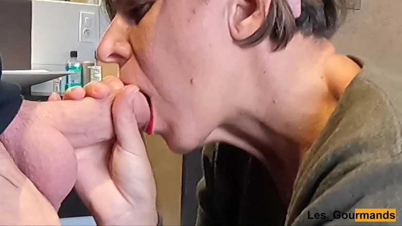 Les Gourmands: Polykání kouření s rtěnkou