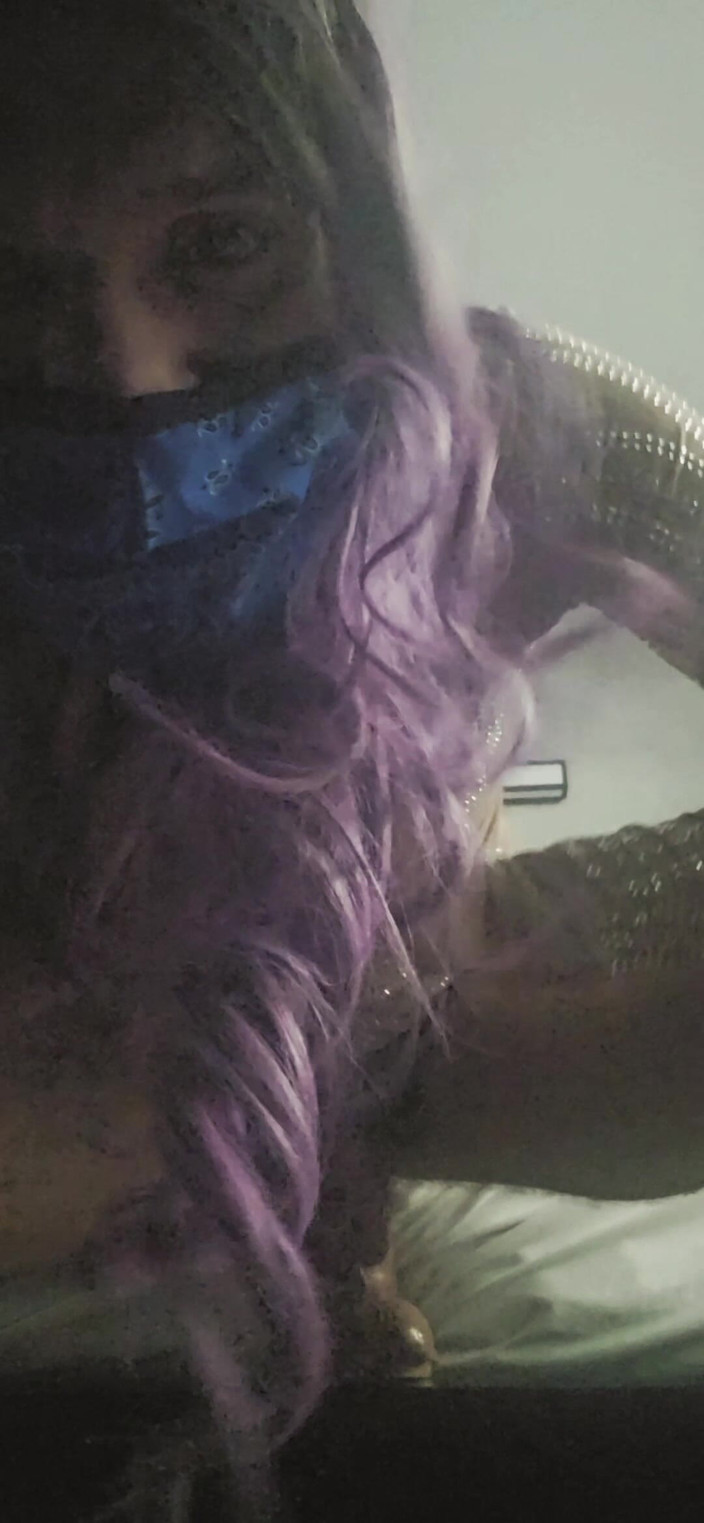 Natalie Slax: 젖탱이를 보여주는 소녀들