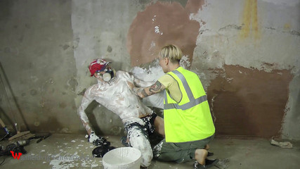 Wanheldvig: Nicky adalah mandor yang ceria. hukuman untuk kuli bangunan