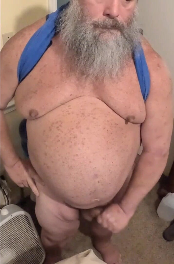 GeneWadexxx: Mature Daddy Bear Is Horny