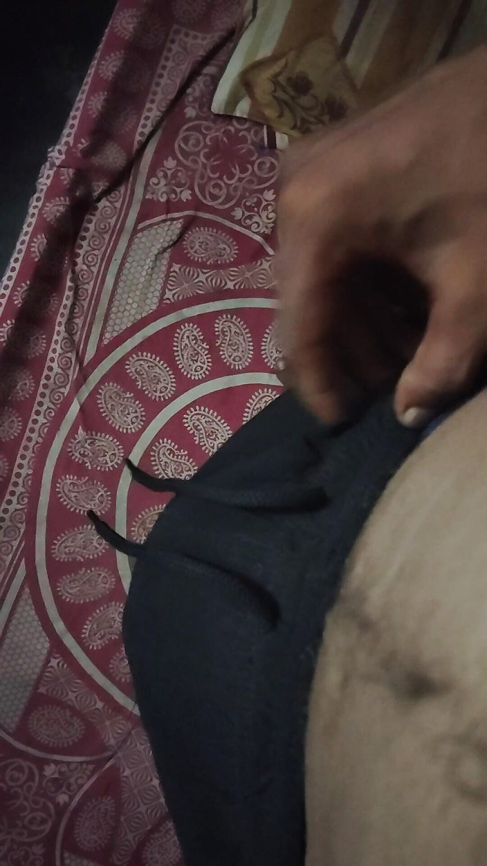 Indian BIG COCK: Mi sento eccitata e mi masturbo fino a quando