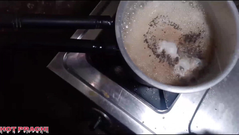 Hot prachi: Prachi Apne Dudh Ka Chai Banake Sasur Ji Ko Piladiya
