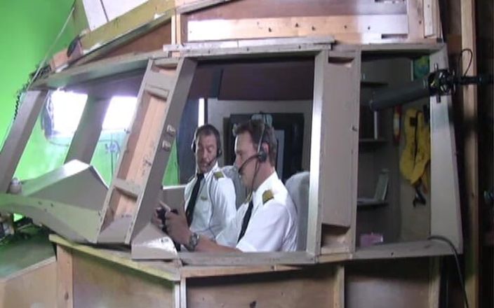 Adventures In Pornland: Asistentes de vuelo detrás de la cámara 1 - en el set