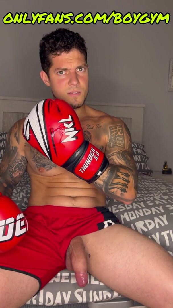 BoyGym: 拳击与无手射精，boygym