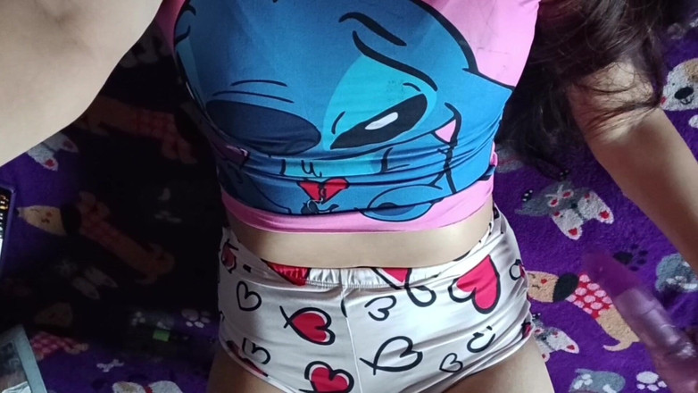 Yuli and tony: Vysokoškolačka se dotkne své lahodné kundičky