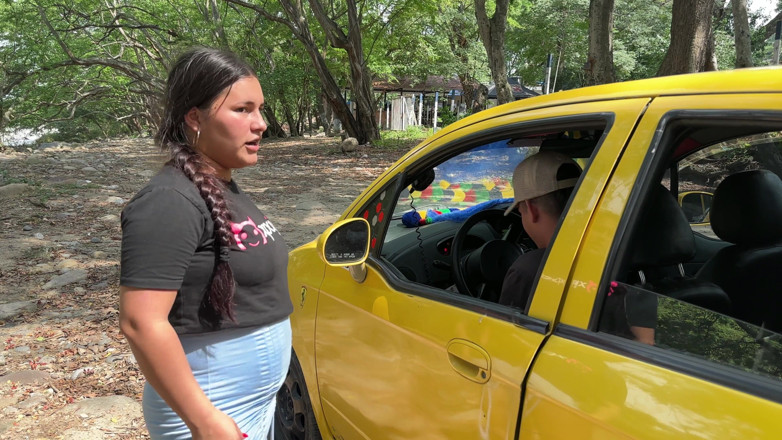 Duoafroditas: I Help Fat Latina to Get Stranded in the Middle...