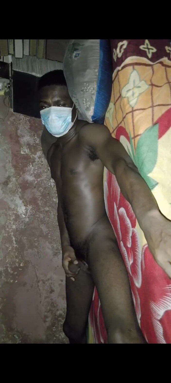 Masturbator emmy: African Black Man Showcasing His Bed Skills