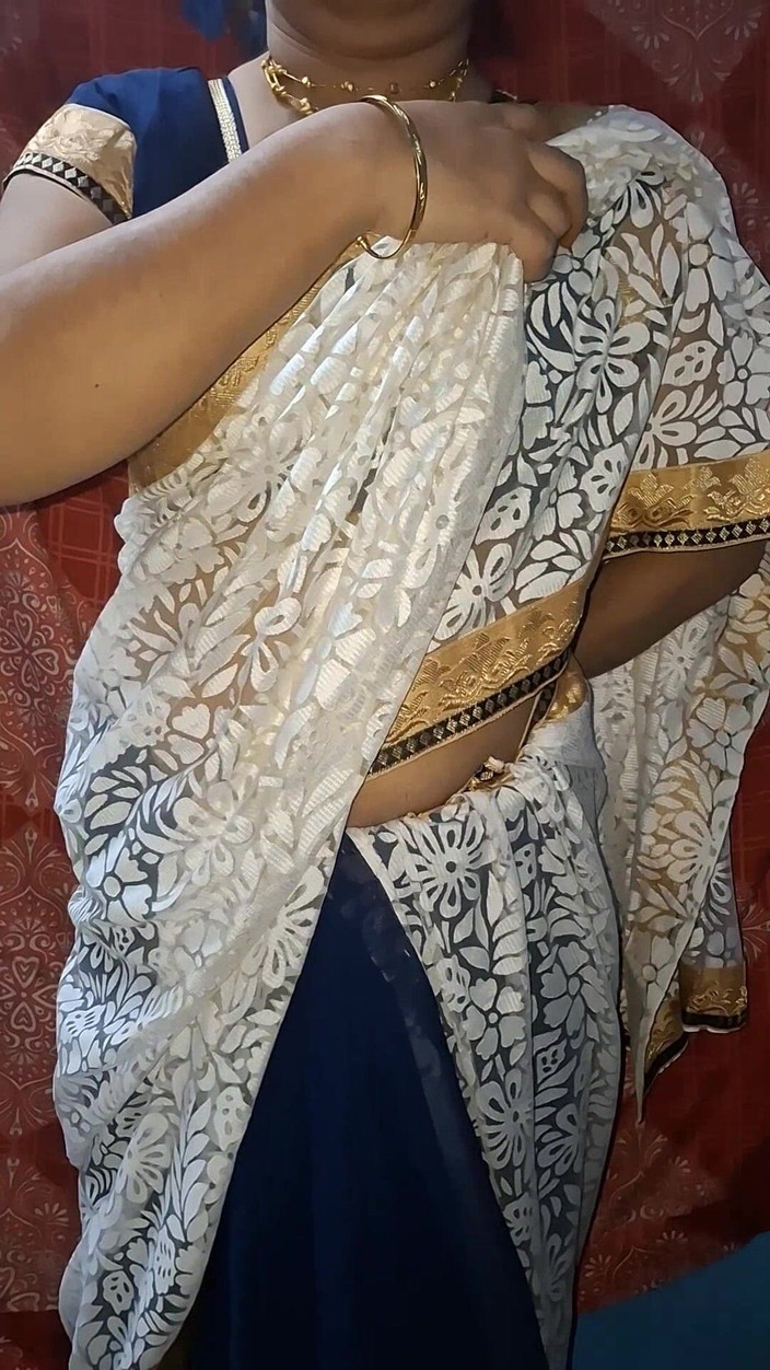 horneySonu: Seks Sonu dalam saree