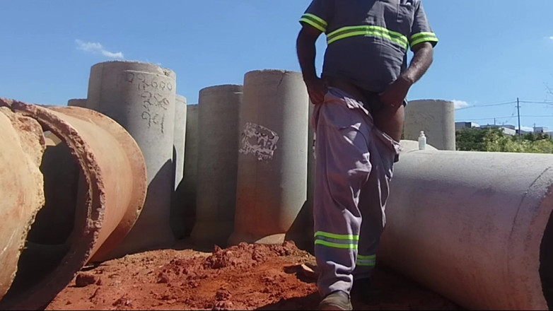 TheBlacKHunterr: Ho approfittato della vacanza per stare sola e al cantiere