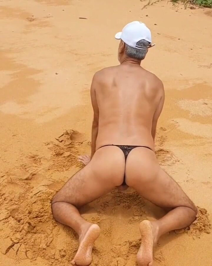 Ladysilvas: Ladysilva külotlu plajda travesti ne ateşli bir göt