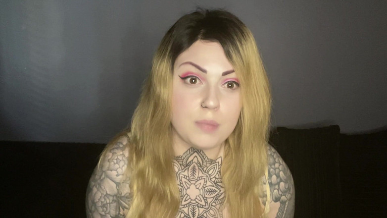 Miss Valentina: Matón toma su dinero para el almuerzo