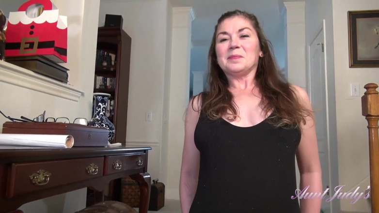 Aunt Judy's: AuntJudys - Fazendo ioga com a meia-tia Isabella de 42 anos (Virtual POV)
