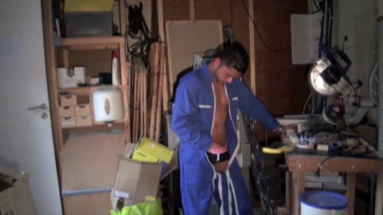 Straight fucking boy in uniform: Latinoameričanka šuká svého šéfa v práci