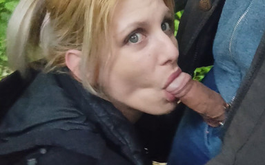 vuana: Gå genom skogen 2 avsugningar