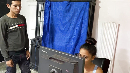 Yeison: Fut pizda secretarei curve și îi mulg țâțele.