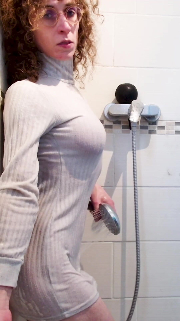 Prxcy Tgirl: Zmoczyłam sukienkę pod prysznicem, wytrysknę jak przedwcześnie rozwinięta!