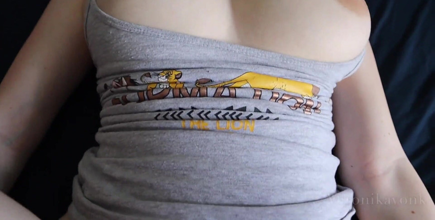 Veronikavonk: 거대한 질싸로 메가 거유를 타고 선교사 섹스를 하는 발정난 소녀