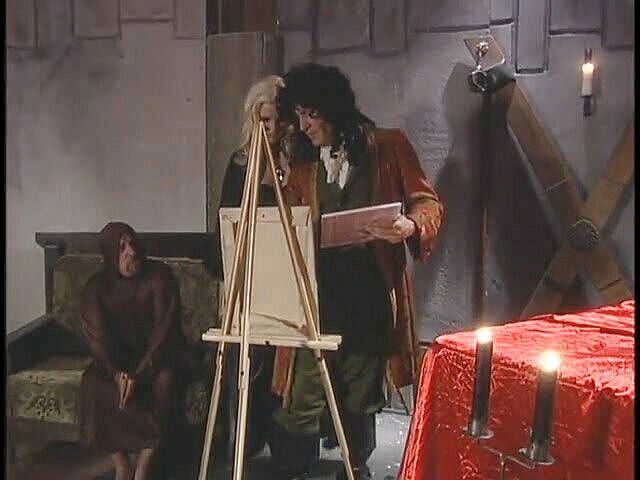 Size Queens: Приємна брюнетка приймає великий член