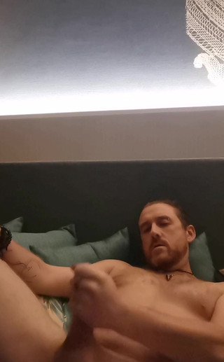 Dirty Talking Guy: Azgın sikişiyor ve çok kötü boşalması gerekiyor