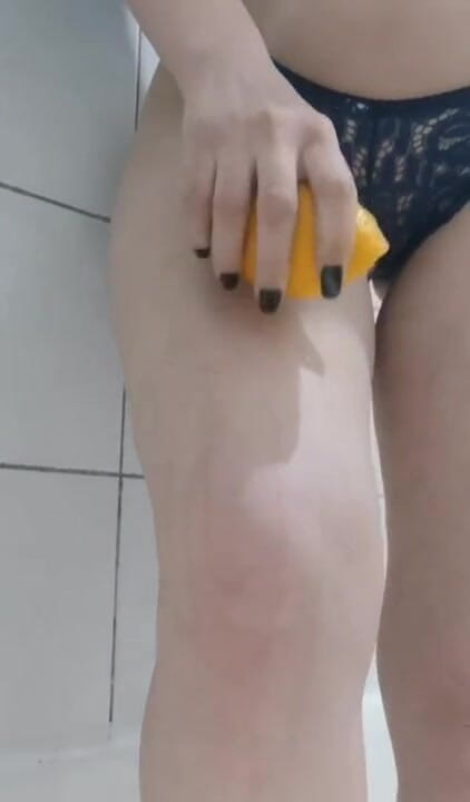 Erotic college: Oren manis pada kaki panas saya