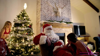 Moms teach sex: Sitzen auf Santas Schoß - S14: e7