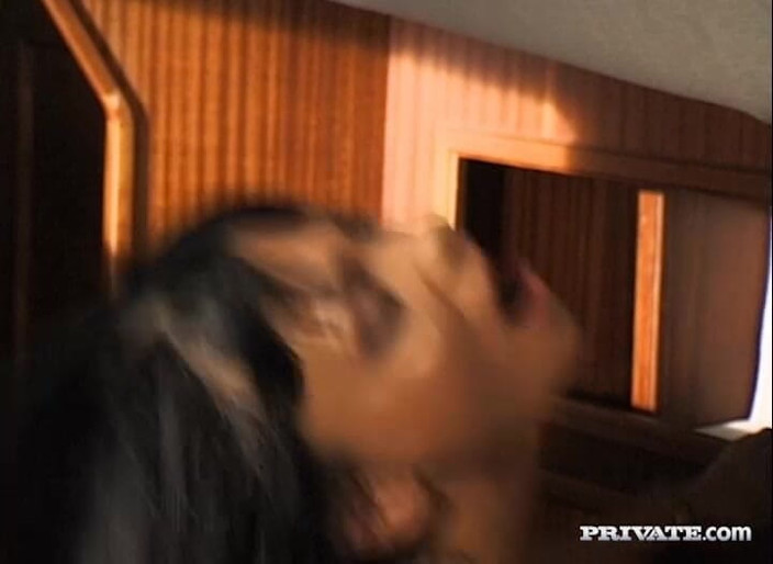 Private Classics: Gili Sky jezdí na tlustém čůrákovi ve své kundičce