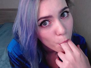 Stacy Moon: 和一个想要让你射精的好朋友一起醒来