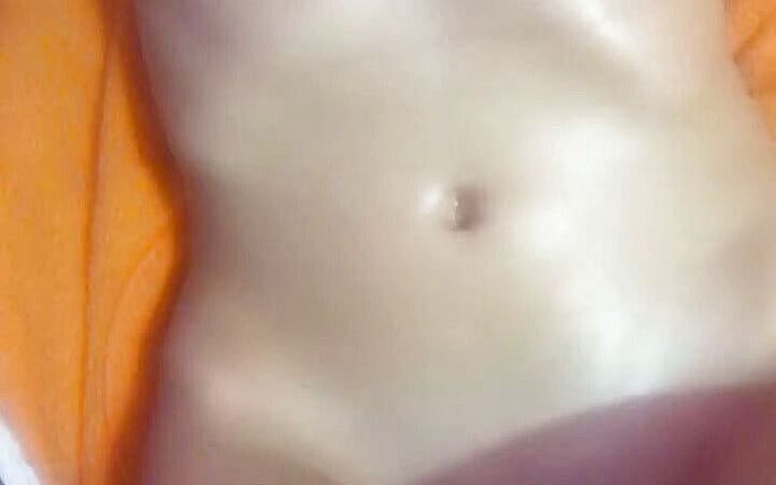 Not White Cat: naked student shoots on webcam