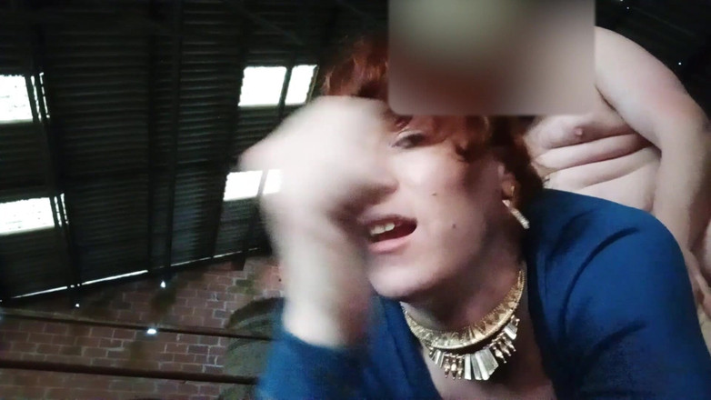 RedLili: Пожилой мужик трахает маленькую милашку-транс